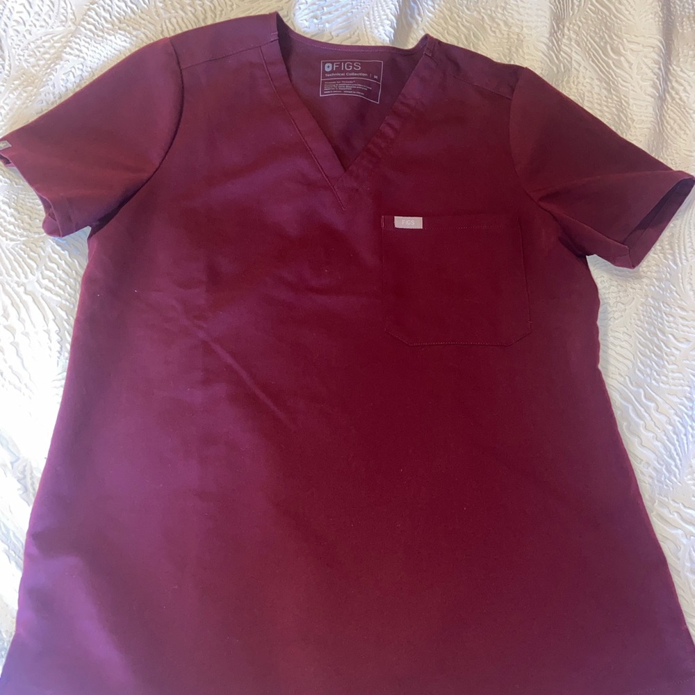 Figs maroon scrub set